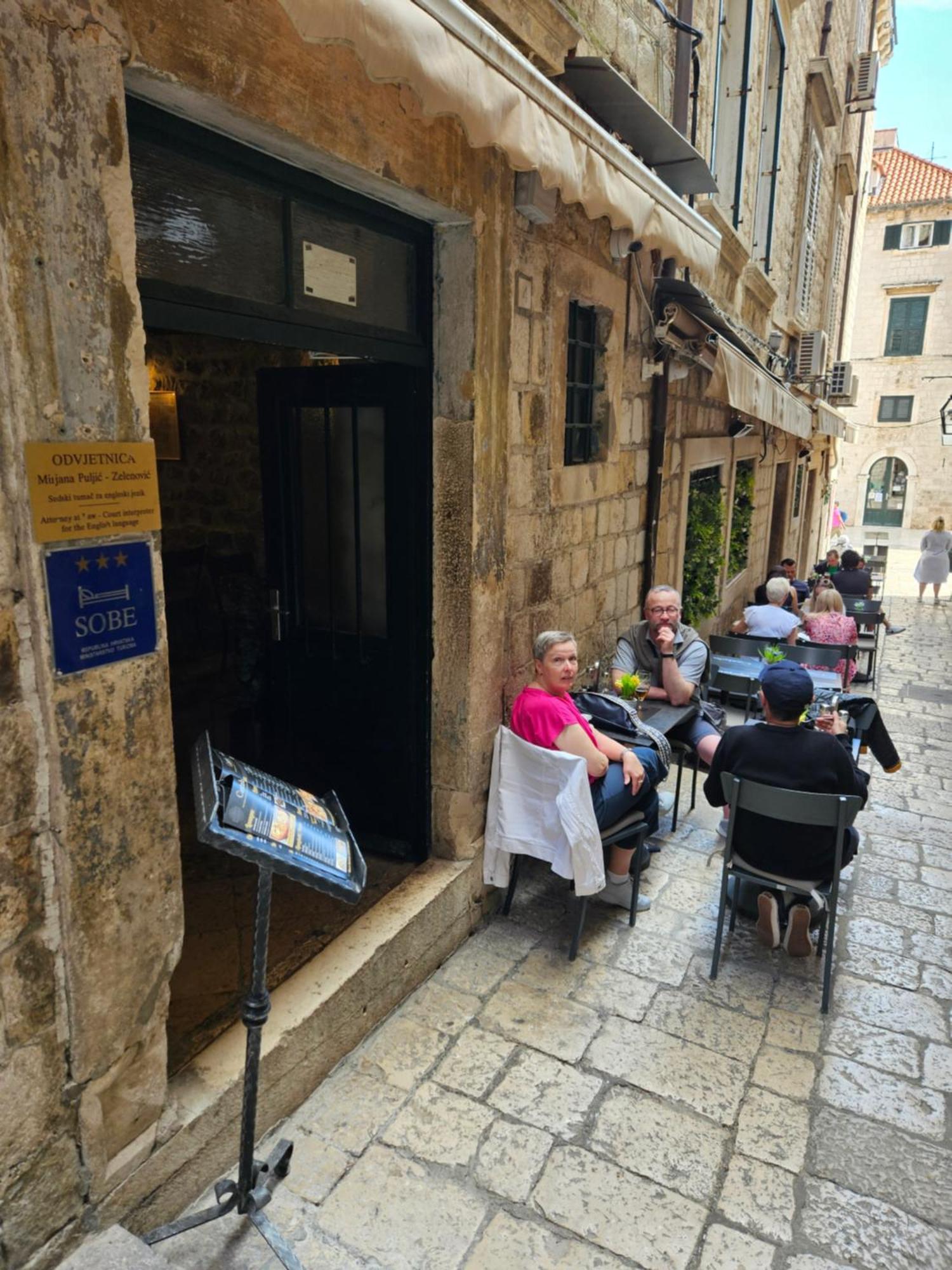 דוברובניק Castello Hostel מראה חיצוני תמונה